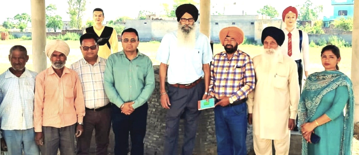 ਪ੍ਰਵਾਸੀ ਭਾਰਤੀਆਂ ਨੇ  ਲੱਖਪੁਰ ‘ਚ ਪੁਰਾਤਨ ਖੂਹੀ ਦੀ ਚੱਲ ਰਹੀ ਕਾਰਸੇਵਾ ਲਈ  ਦਿੱਤੇ 1.50 ਲੱਖ ਰੁਪਏ 